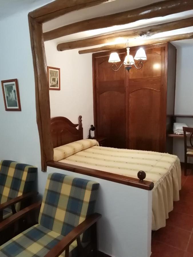 Hostal Ruta De Las Nieves Capileira Luaran gambar