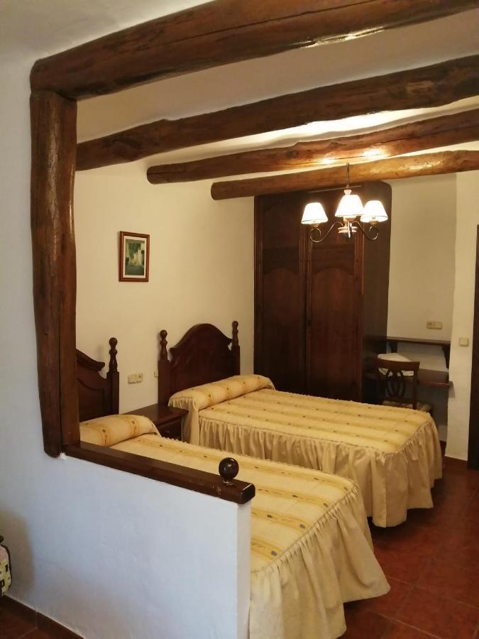 Hostal Ruta De Las Nieves Capileira Luaran gambar
